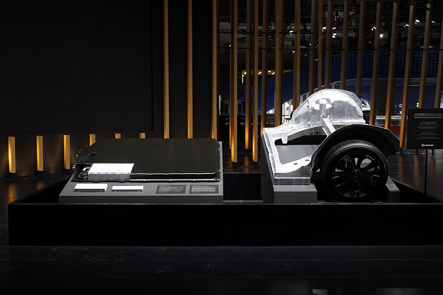 Toyota Batalkan Lexus LF-ZC Sebelum Masuk Produksi